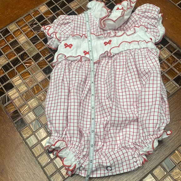 Sal & Pimenta  Bubble Red Squares with Embroidered Bows - Picture 13 of 13